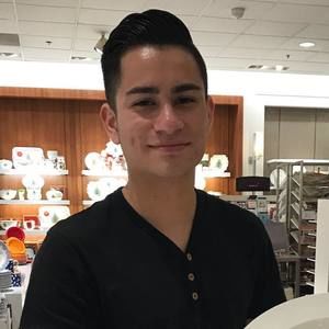 Meet your Posher, Derek